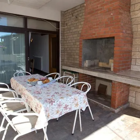 Apartment In With Sea View, Balcony, Air Conditioning, Wifi 5146-3 Duce
